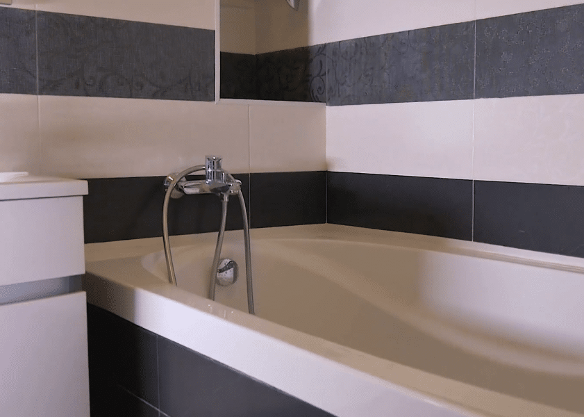 bathroom tub installation